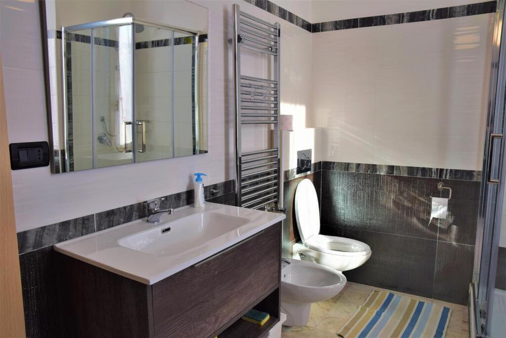 Bluhouse Apartment เจนัว ภายนอก รูปภาพ